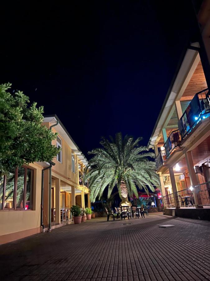 Kvariati Palma Hotel ภายนอก รูปภาพ