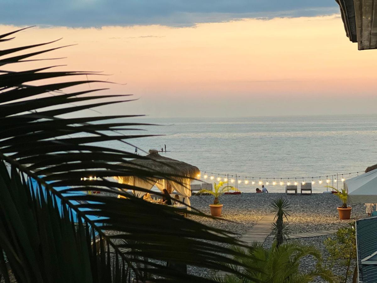 Kvariati Palma Hotel ภายนอก รูปภาพ